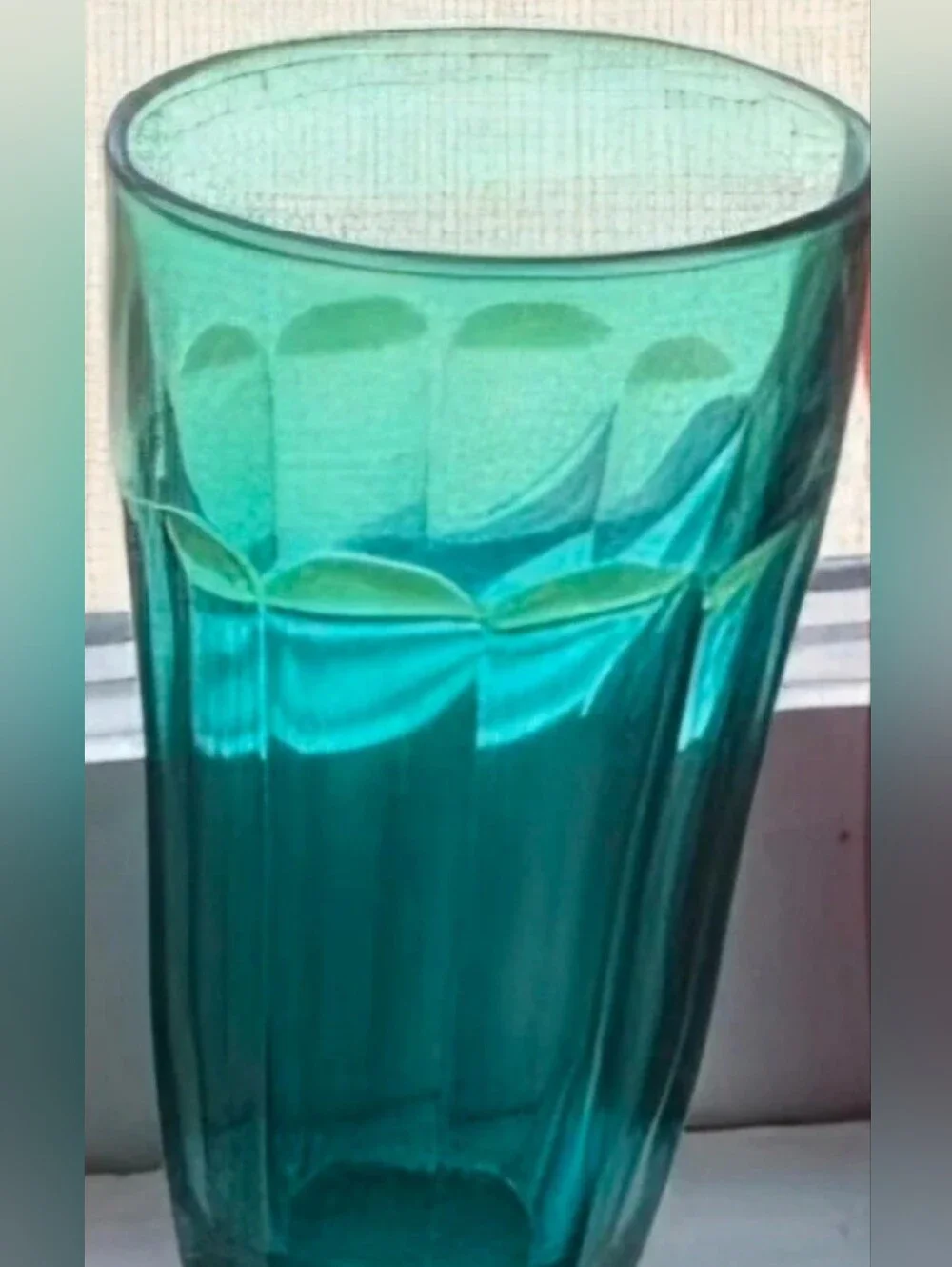 Vintage Pasabahce jeweltone Aqua/blue/teal 10 panel drinking Glass